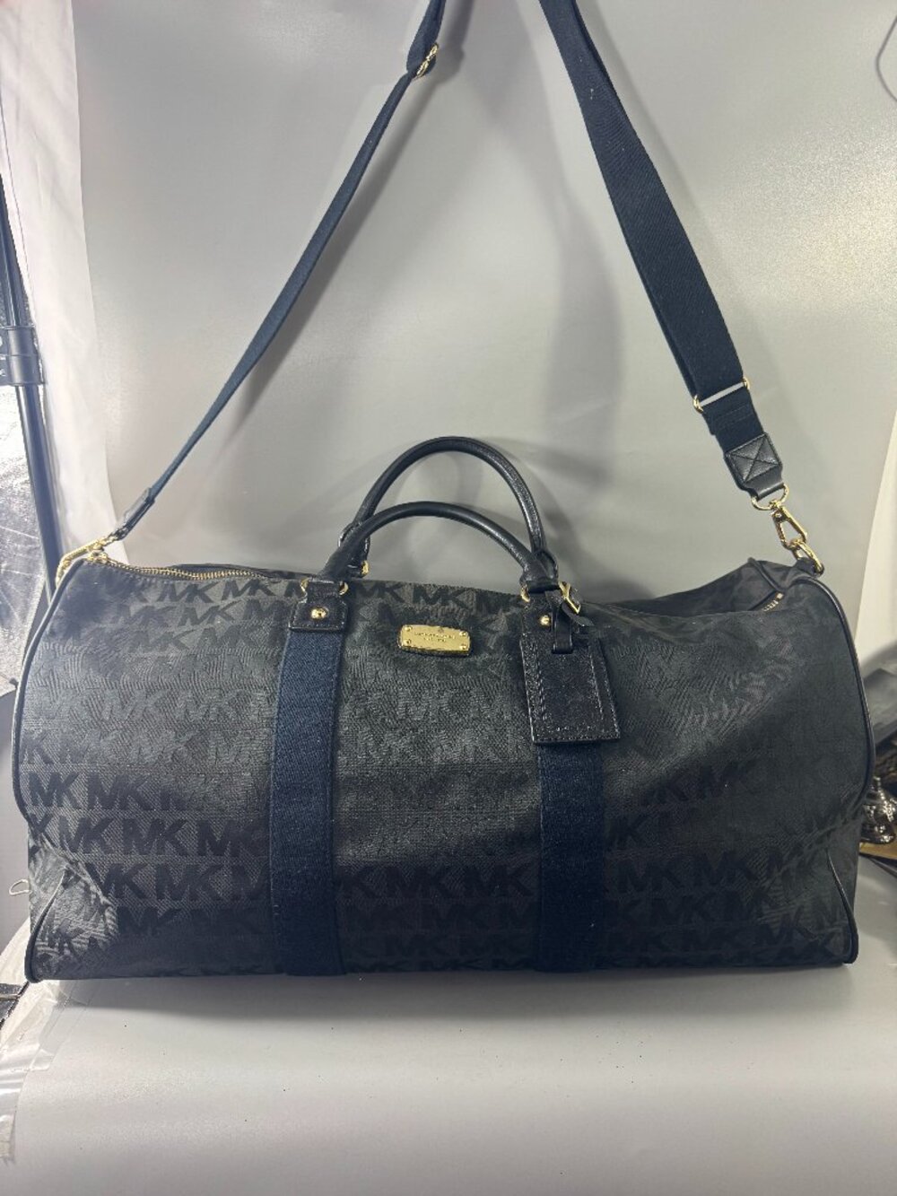 Michael Michael Kors Unisex Black X-Large Duffle Travel Jet Set Bag